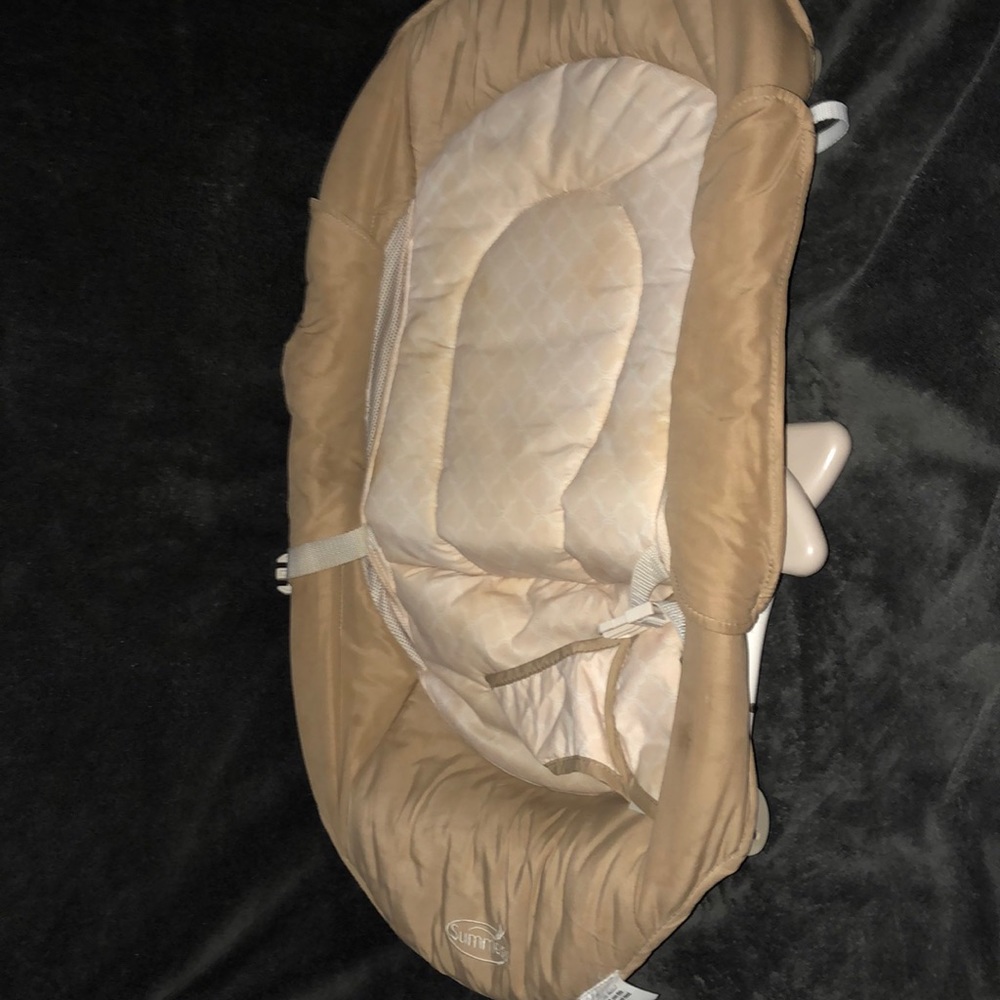 Mini baby bassinet